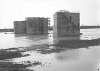 Duzzasztómű pillérei +3.0 m körüli vízállásnál, 1939. március 31.