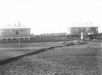 Irodaépület mögötti, kisvasúti rámpa készítése, 1937. április 13.